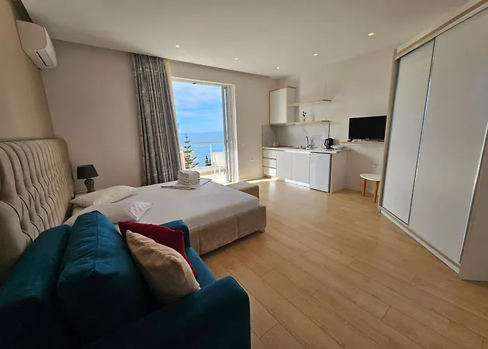 Dani\'S Apartments